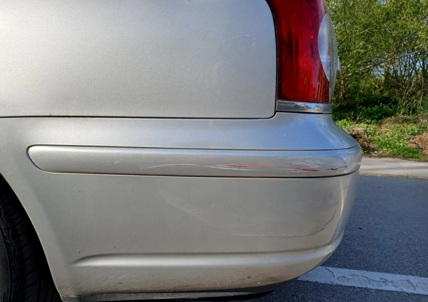 Toyota Avensis cena 11000 przebieg: 263000, rok produkcji 2004 z Rzeszów małe 46